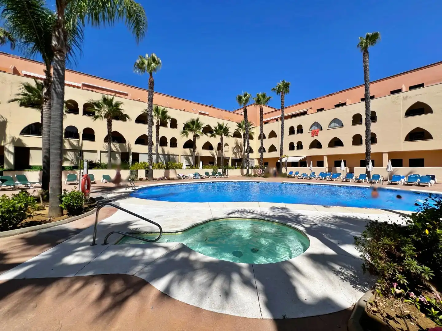 Piscina de Casa adosada en venta en Ayamonte con Aire acondicionado, Calefacción y Terraza