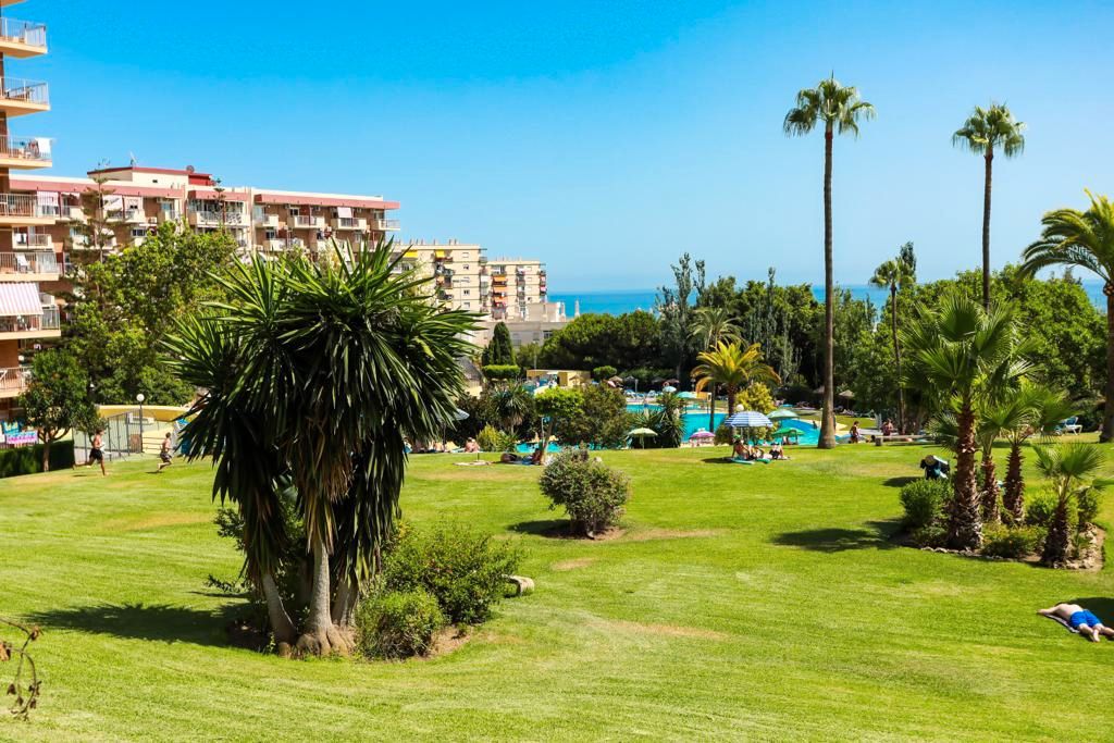 Garden of Study for sale in Benalmádena  with Air Conditioner, Terrace and Furnished