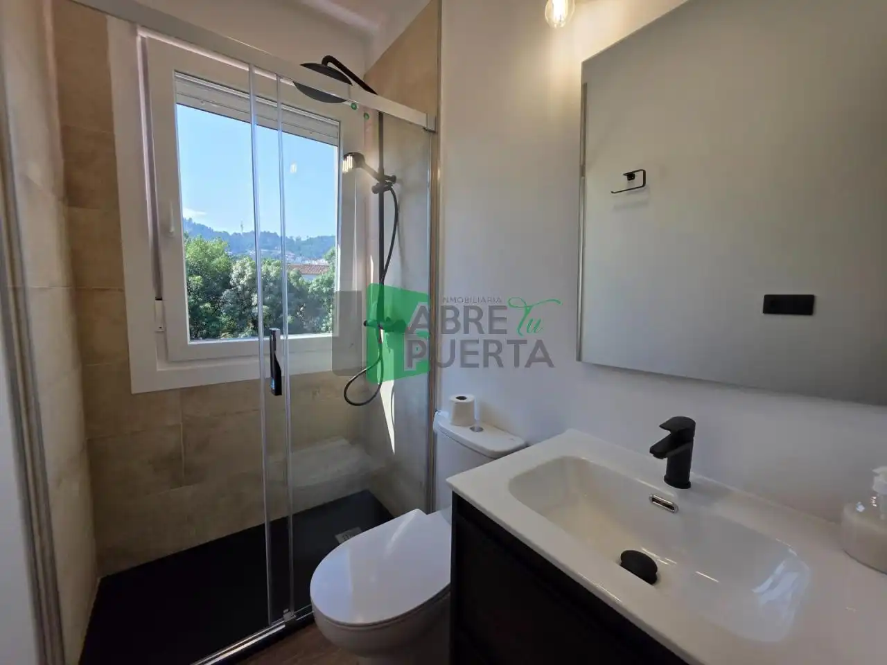 Bany de Casa o xalet de lloguer en Ourense Capital  amb Calefacció i Moblat