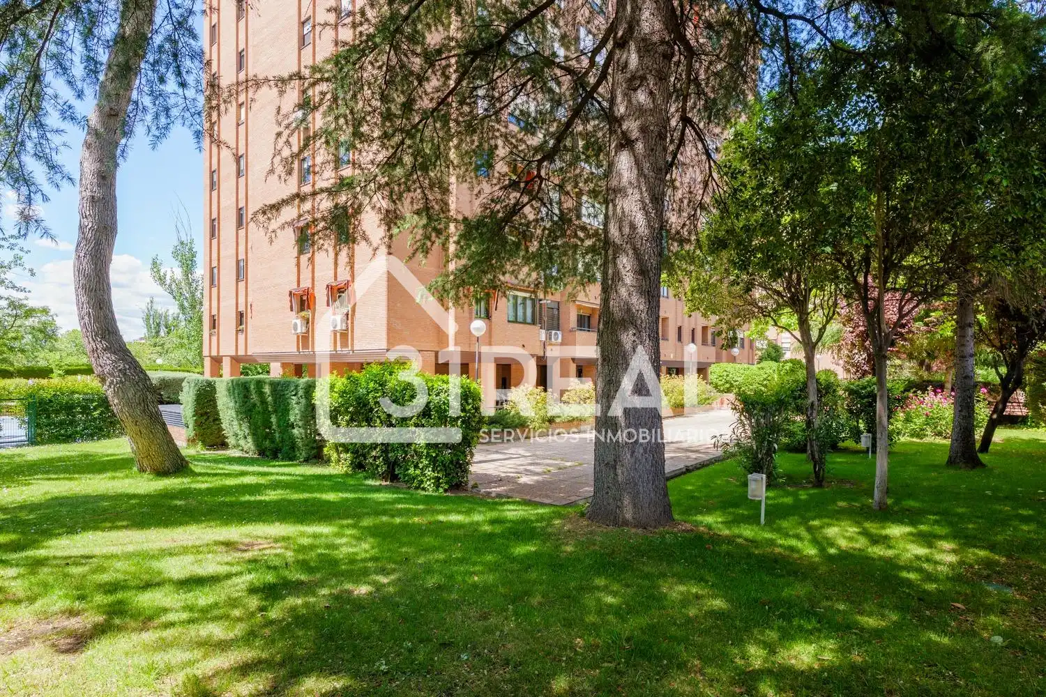 Vista exterior de Àtic en venda en Madrid amb Aire condicionat, Calefacció i Terrassa
