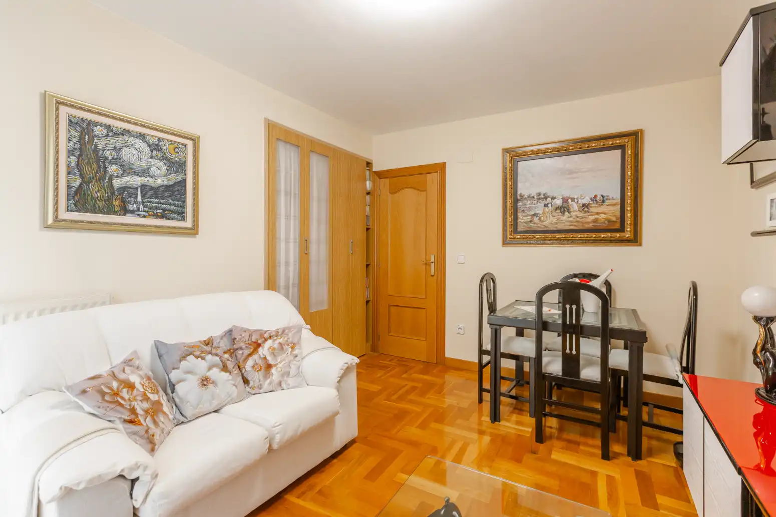 Sala de estar de Casa adosada en venta en Barañáin / Barañain con Calefacción, Jardín privado y Parquet
