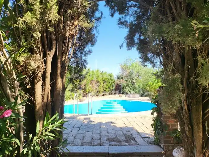Casa con piscina en venta en Puente Genil, imagen 2