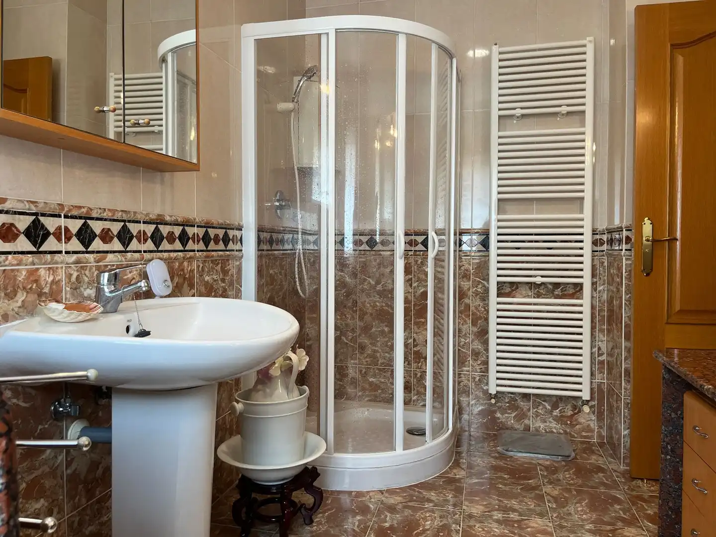 Bathroom of Houses for sale in Albaida  with Air Conditioner, Heating and Storage room