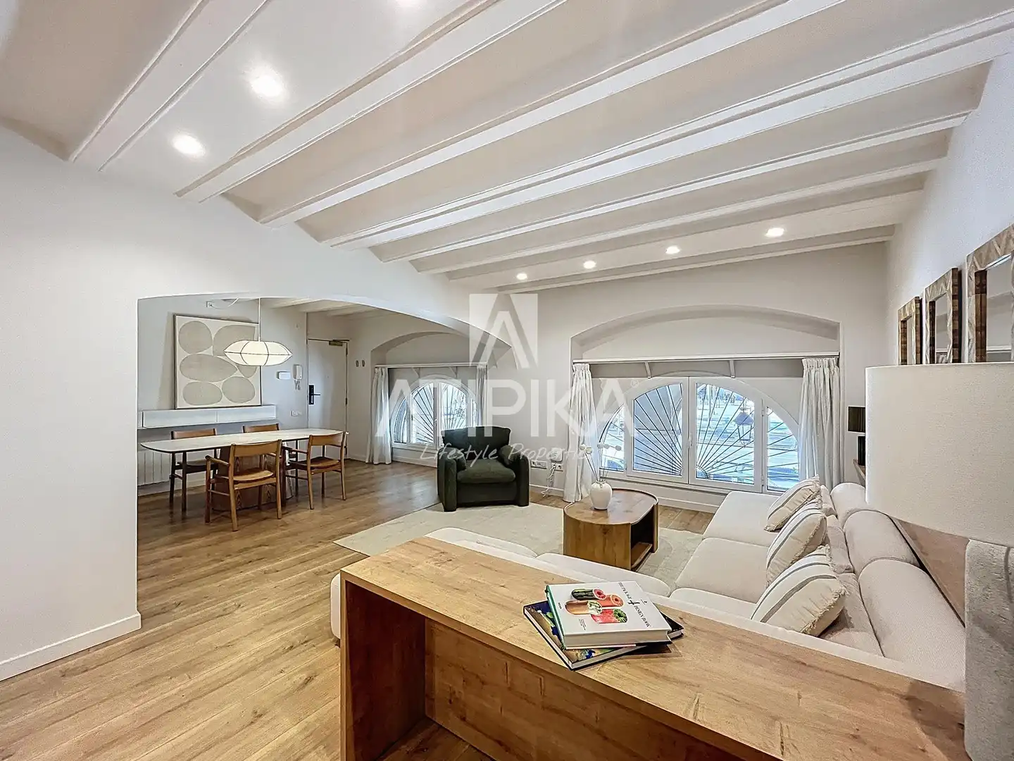 Living room of Flat for sale in  Barcelona Capital  with Air Conditioner, Heating and Parquet flooring