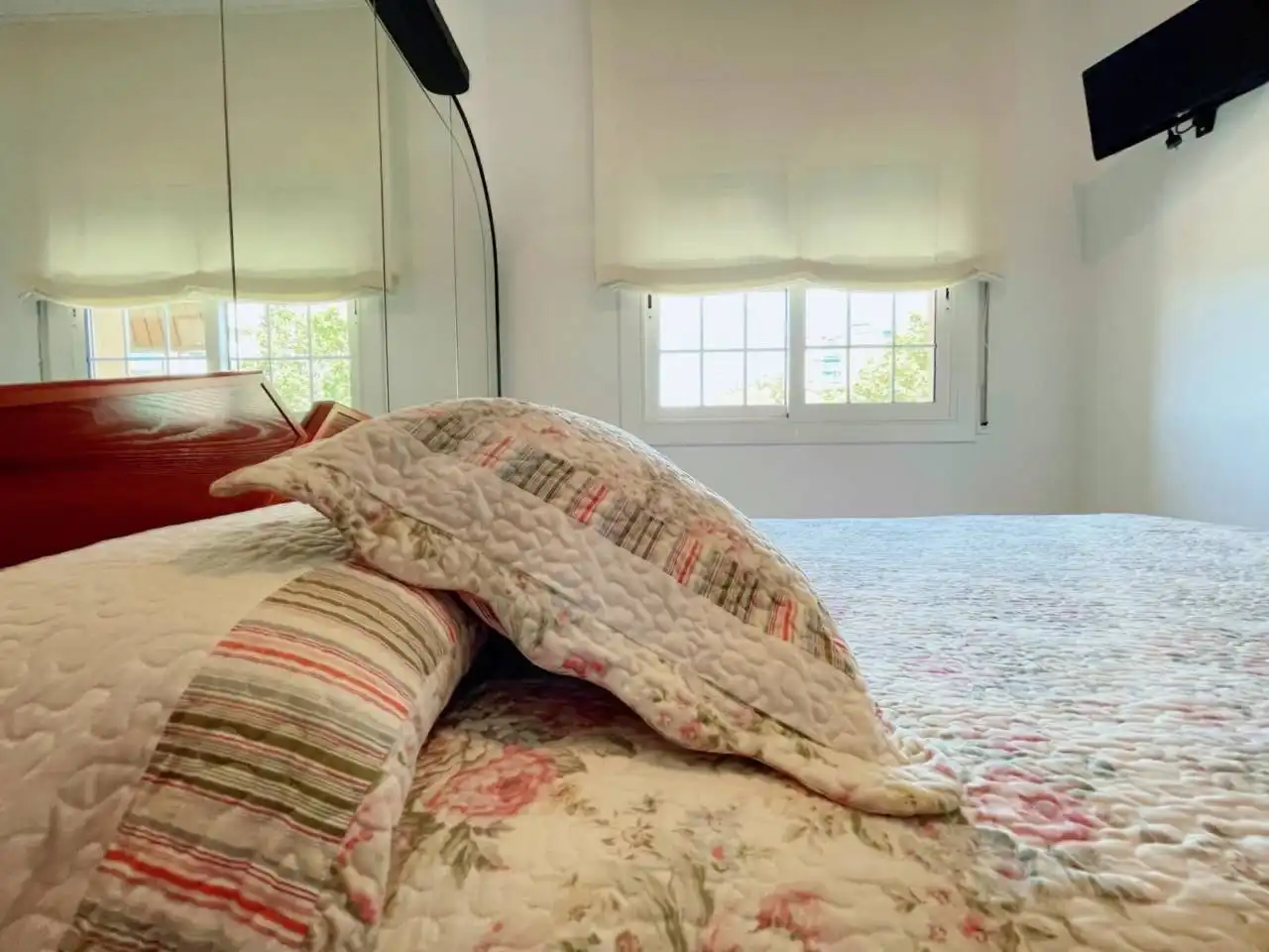 Bedroom of Flat for sale in Cerdanyola del Vallès  with Heating, Furnished and Balcony