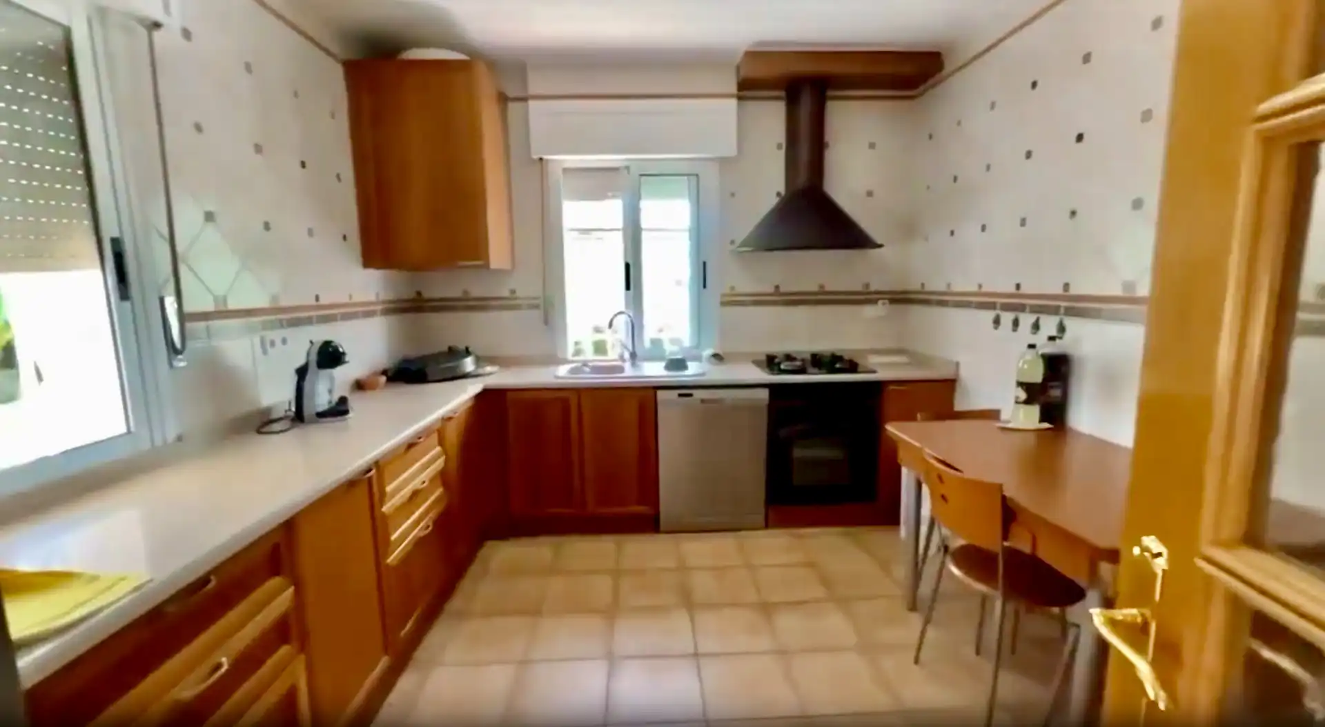Cocina de Casa o chalet en venta en Elda con Aire acondicionado, Jardín privado y Terraza