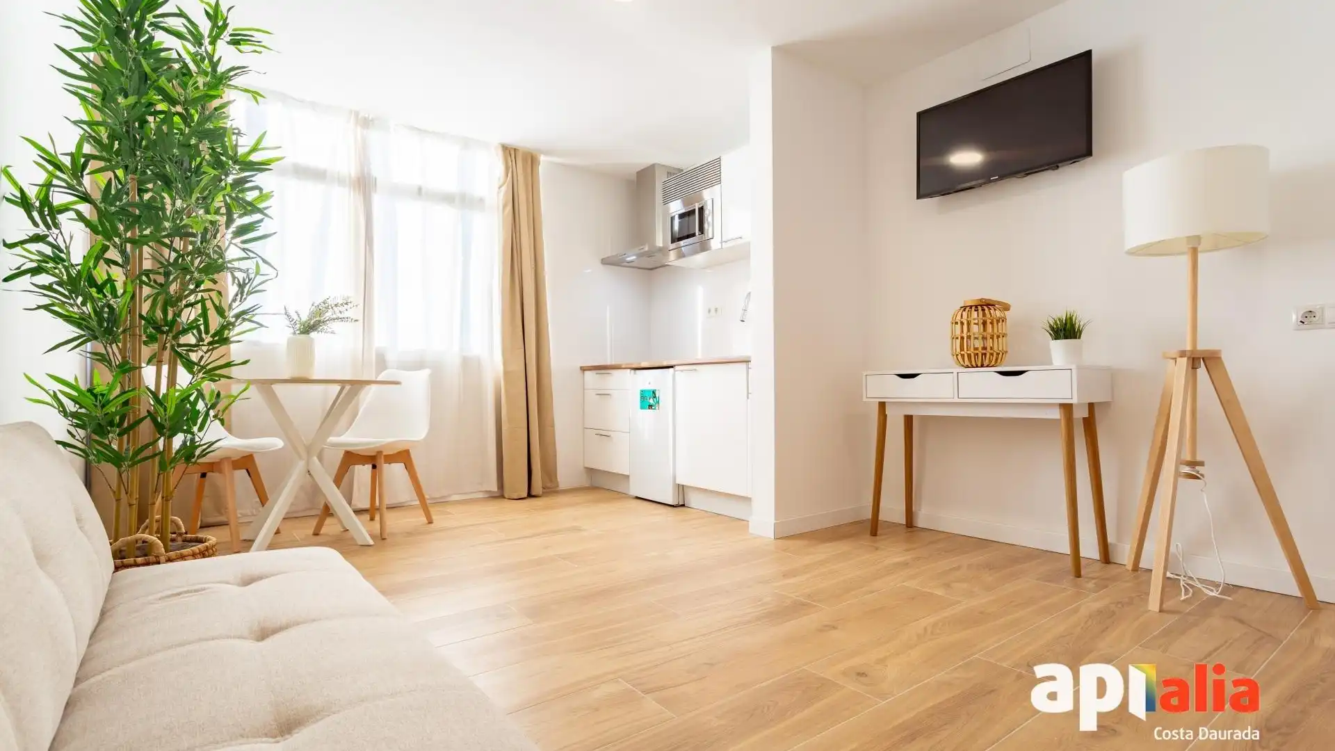 Wohnzimmer von Wohnung zum Verkauf in Vila-seca mit Klimaanlage, Privatgarten und Gemeinschaftspool