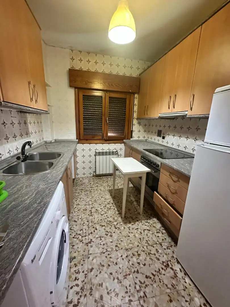 Cuina de Pis en venda en Villalba de la Sierra amb Calefacció, Traster i Moblat