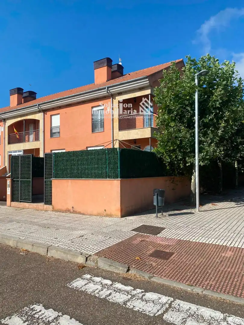 Adosado con terraza en venta en GREEN