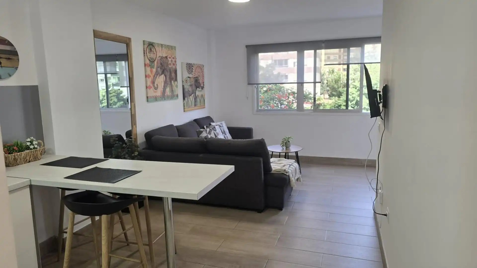 Living room of Flat for rent in Santa Cruz de Tenerife  with Terrace, Furnished and Community pool