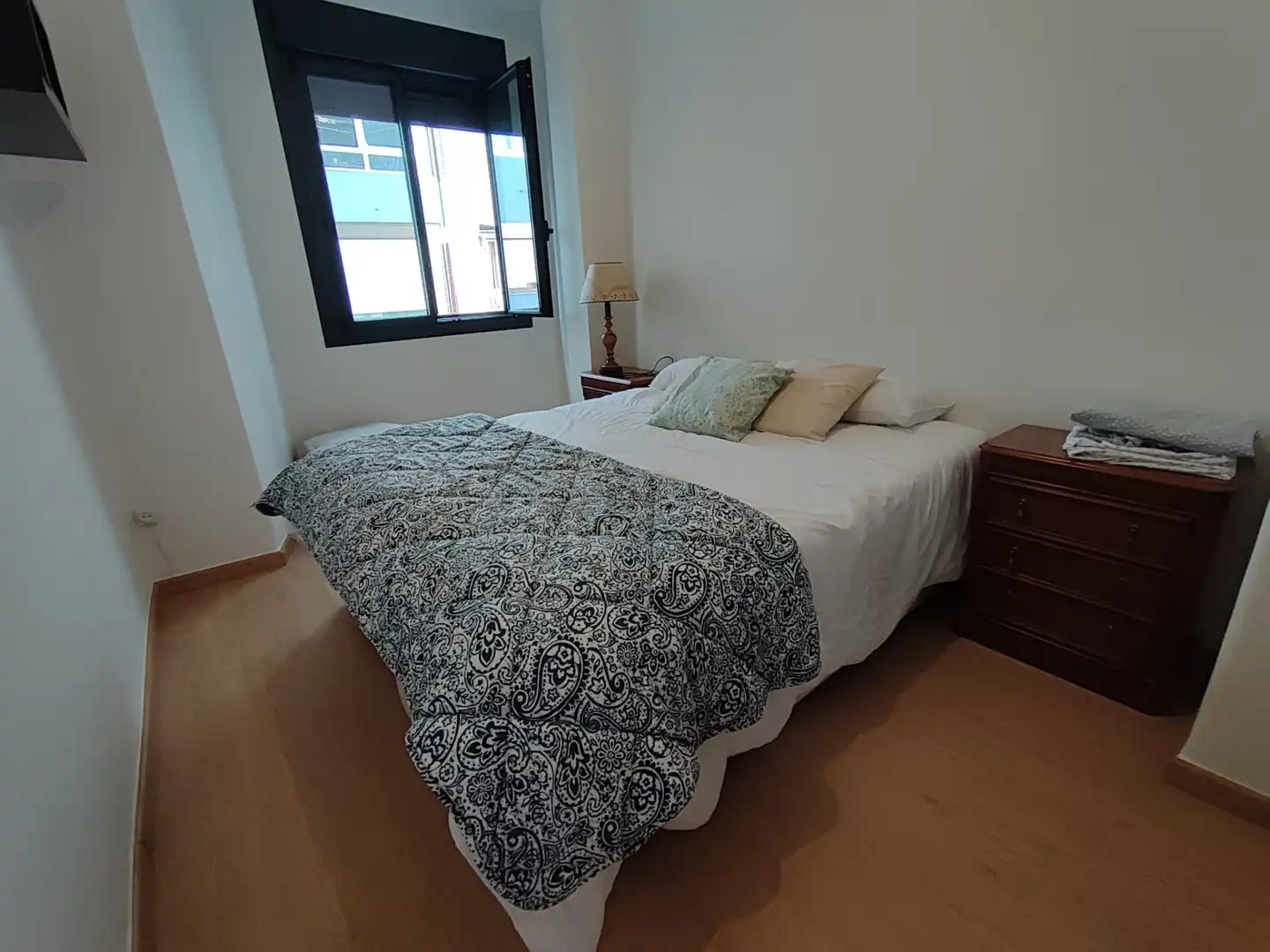 Bedroom of Flat for rent in Vigo   with Heating, Furnished and Oven