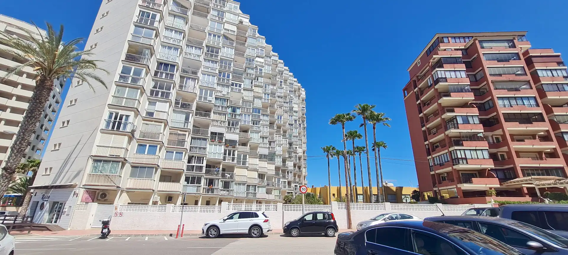 Außenansicht von Wohnungen zum Verkauf in Calpe / Calp mit Klimaanlage, Heizung und Terrasse