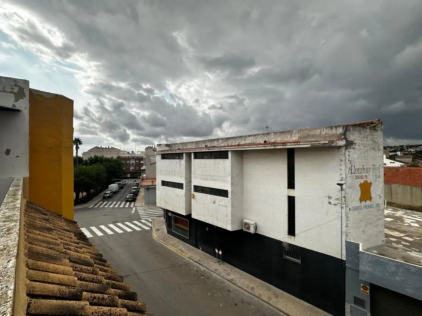 Exterior view of Buildings for sale in Llombai