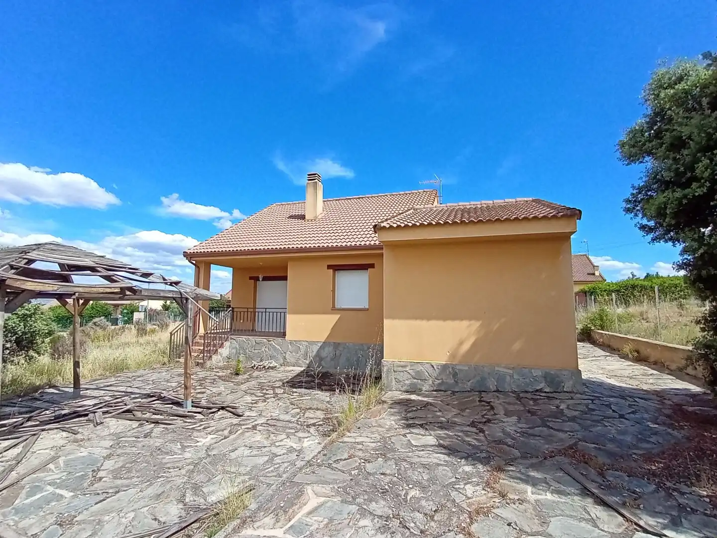 Exterior view of Houses for sale in Zarzuela del Monte  with Heating, Private garden and Terrace