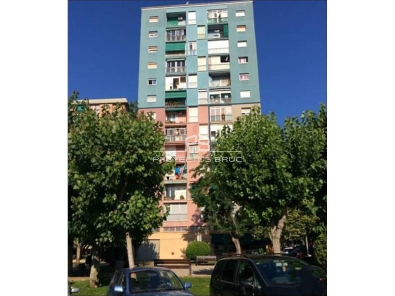 Vista exterior de Pis en venda en Martorell