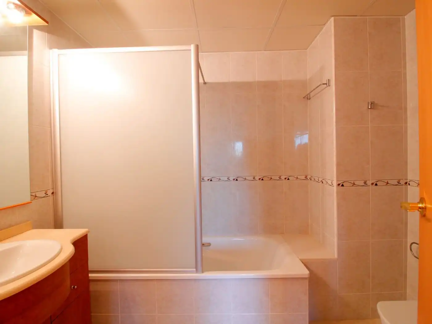 Baño de Piso en venta en Rasquera con Aire acondicionado, Calefacción y Terraza