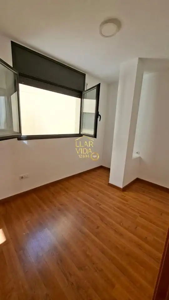 Habitación de Piso de alquiler en Lleida con Parquet