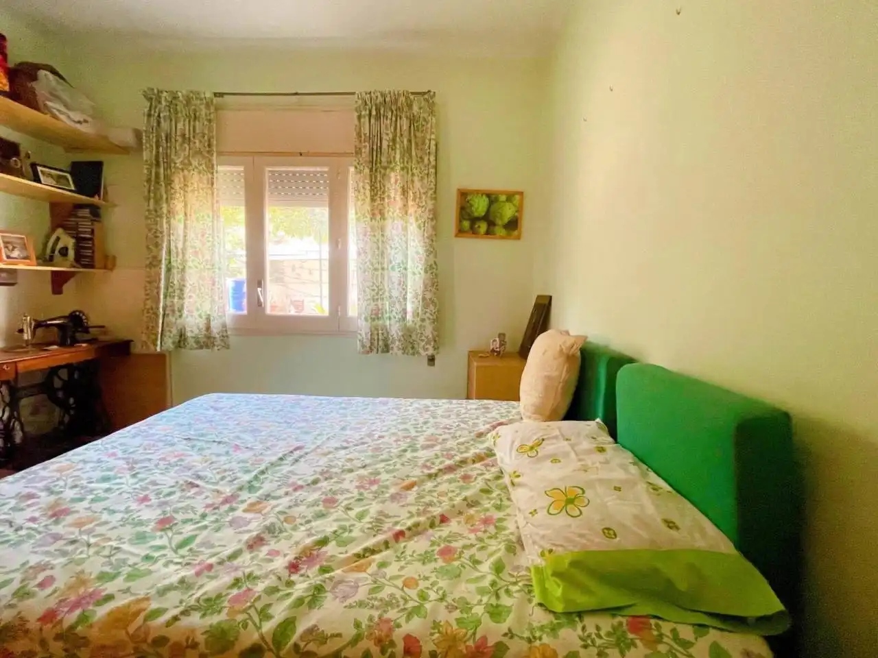 Dormitori de Casa o xalet en venda en Cerdanyola del Vallès amb Calefacció, Jardí privat i Terrassa