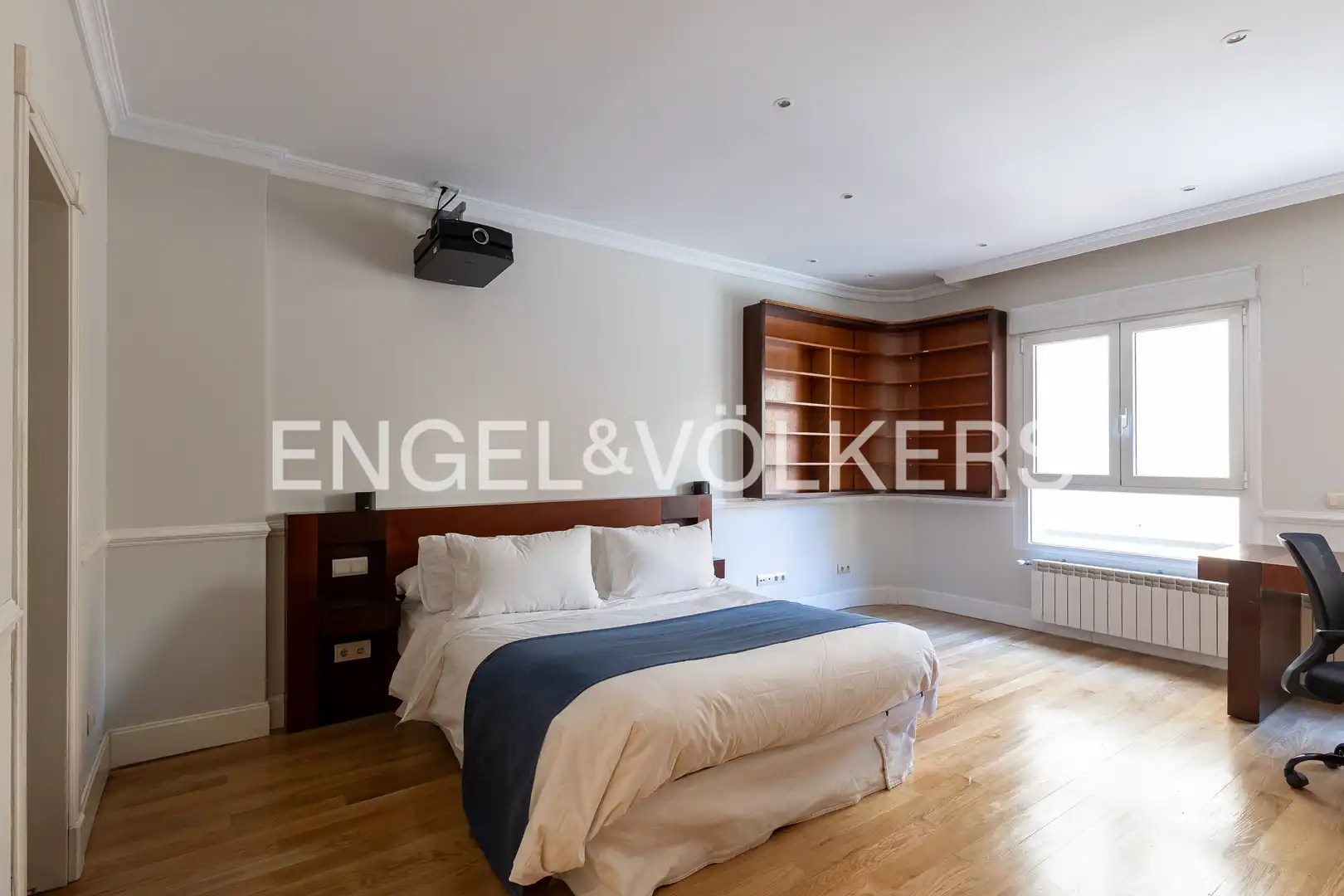 Bedroom of Flat for rent in Madrid  with Air Conditioner, Heating and Parquet flooring