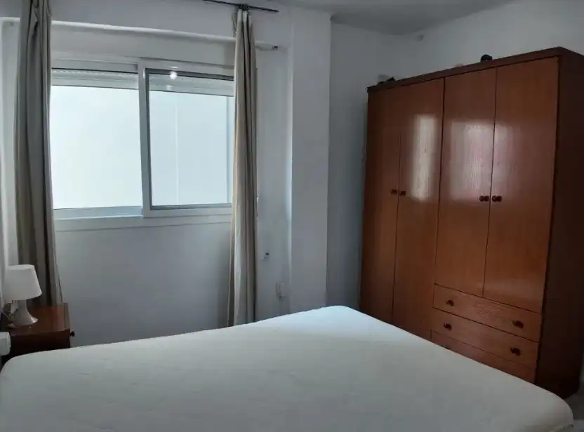 Schlafzimmer von Wohnung zur Miete in Valencia mit Klimaanlage, Heizung und Möbliert