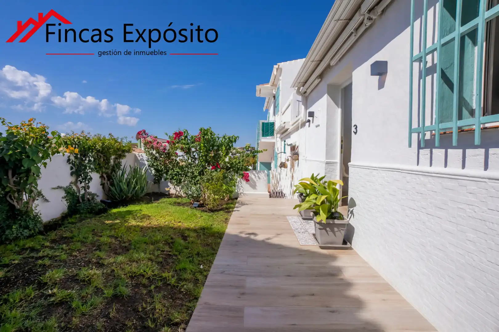 Vista exterior de Casa o xalet en venda en Vélez-Málaga amb Aire condicionat i Terrassa