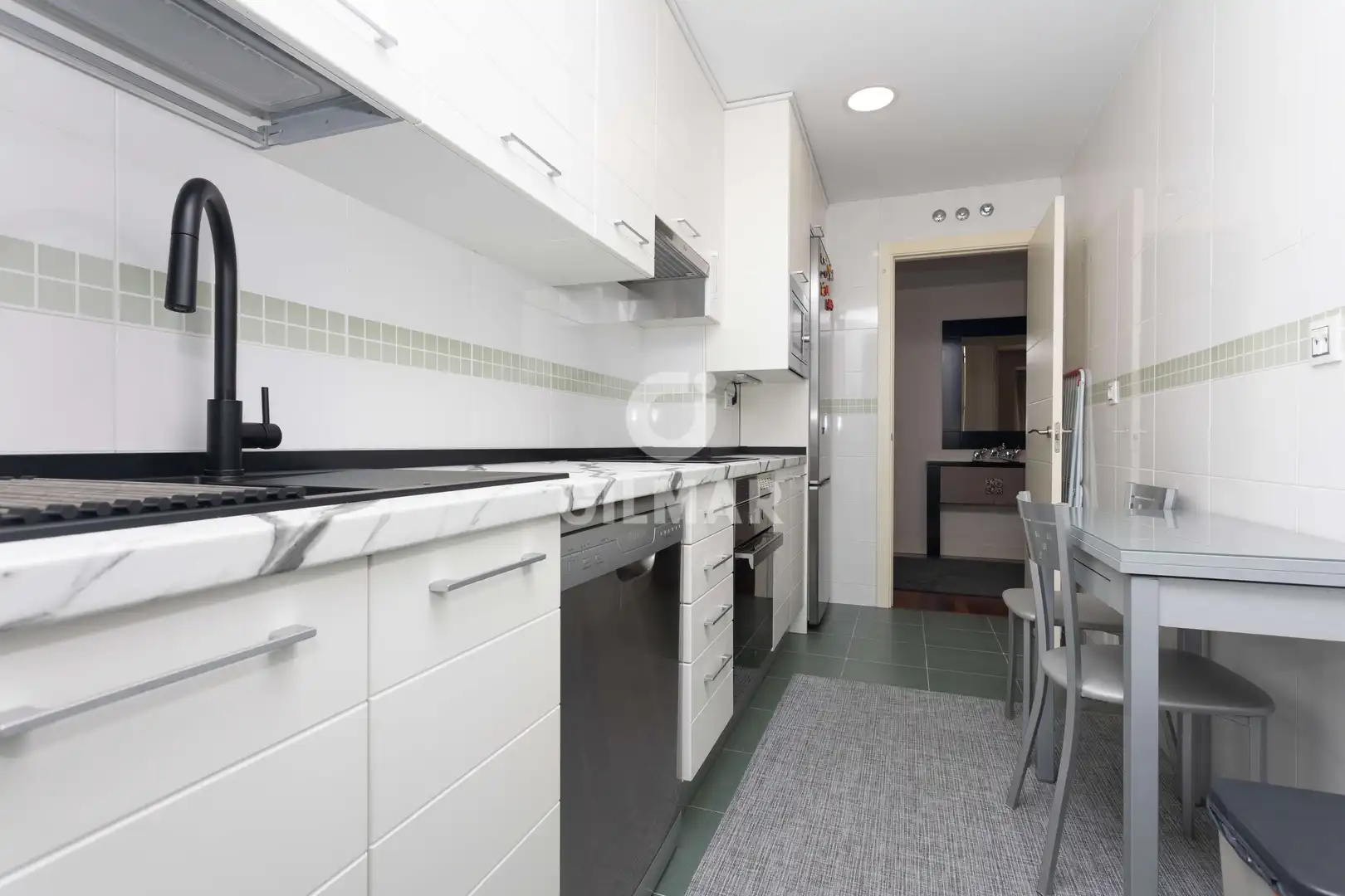 Kitchen of Flat for sale in Madrid  with Heating, Private garden and Storage room