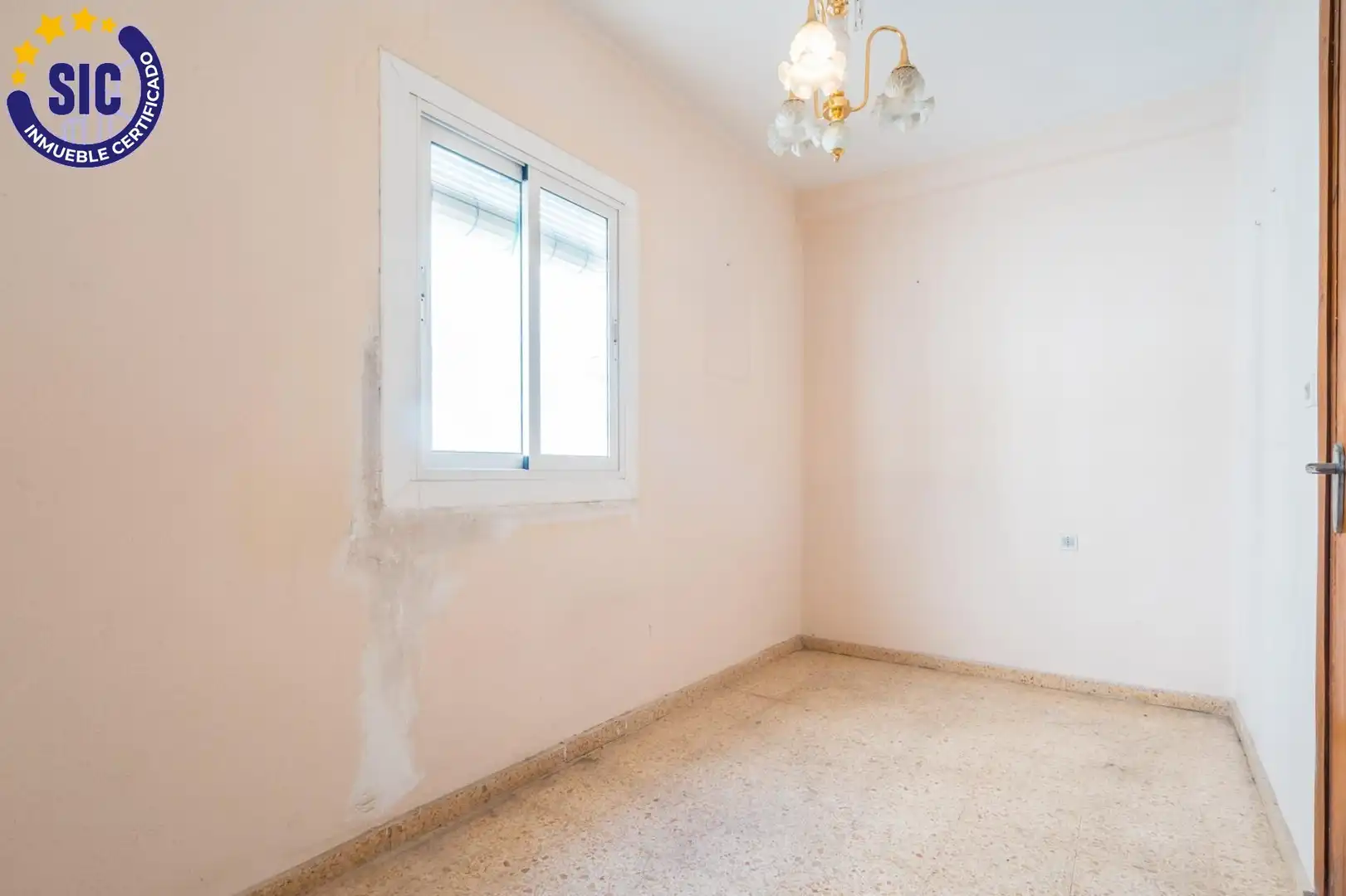 Schlafzimmer von Wohnung zum Verkauf in Xirivella mit Balkon