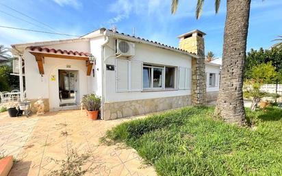 Vista exterior de Casa o xalet en venda en Dénia amb Aire condicionat i Terrassa