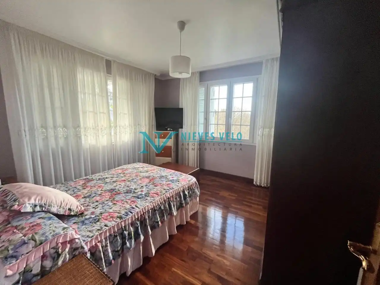 Schlafzimmer von Haus oder Chalet zum Verkauf in Carballo mit Heizung, Privatgarten und Möbliert