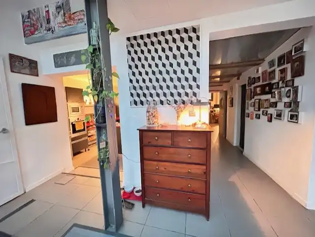 Wohnung zum Verkauf in Barcelona mit Klimaanlage, Privatgarten und Möbliert
