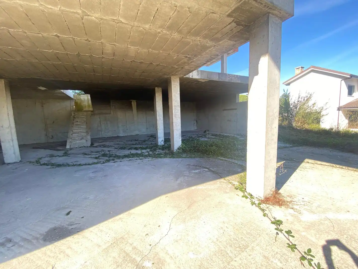 Aparcament de Casa o xalet en venda en Arteixo amb Jardí privat i Traster