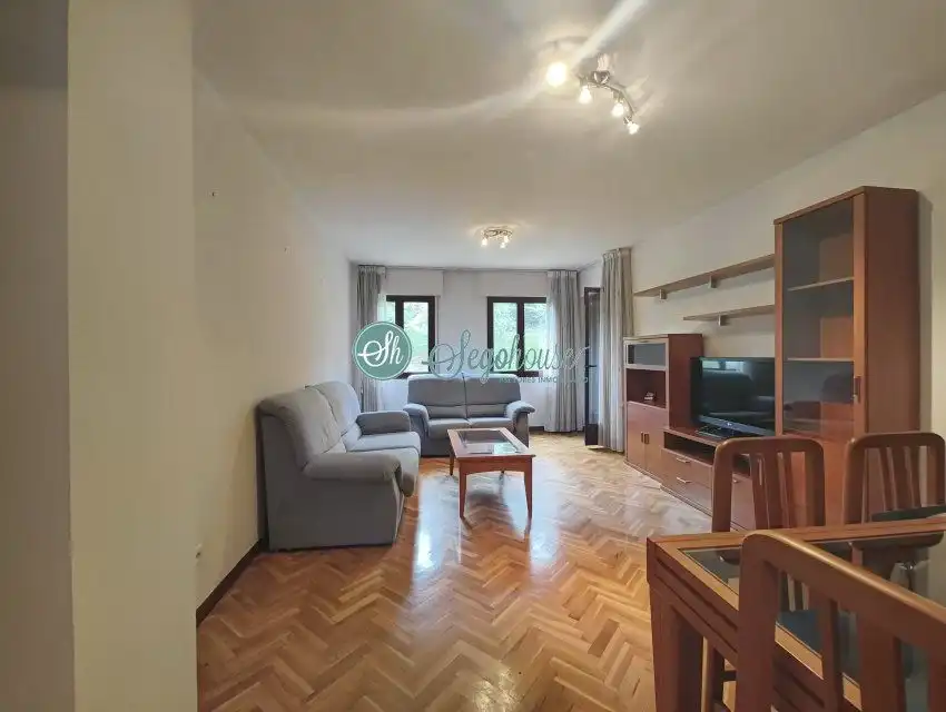 Living room of Flat for rent in Segovia  with Heating, Parquet flooring and Terrace