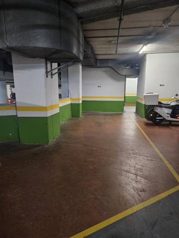 Garaje en Venta en Gran Via de les Corts Catalanes en La Marina del Port