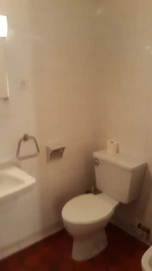 Baño de Casa adosada en venta en Covarrubias con Jardín privado y Amueblado