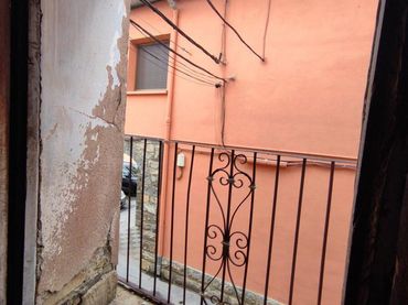 House with balcony for sale in La Fueva