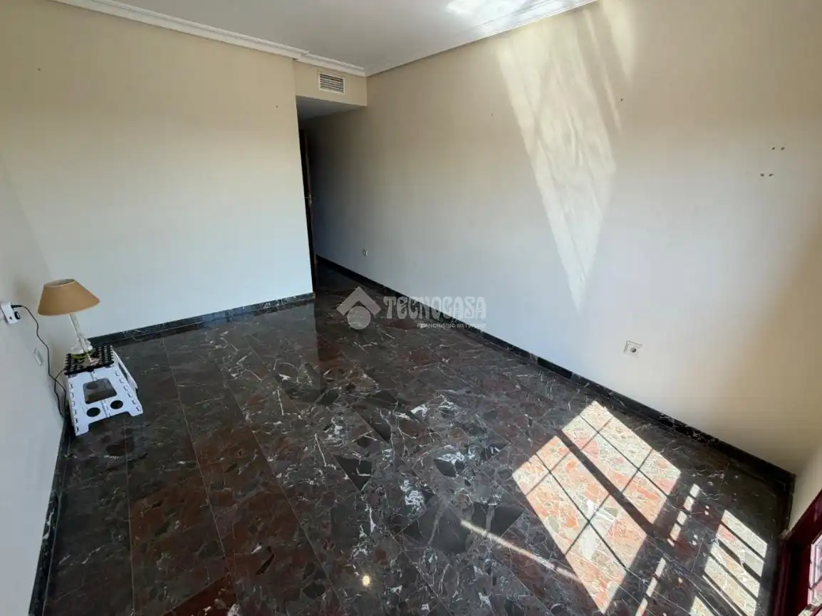 Wohnung zum Verkauf in Jaén mit Terrasse