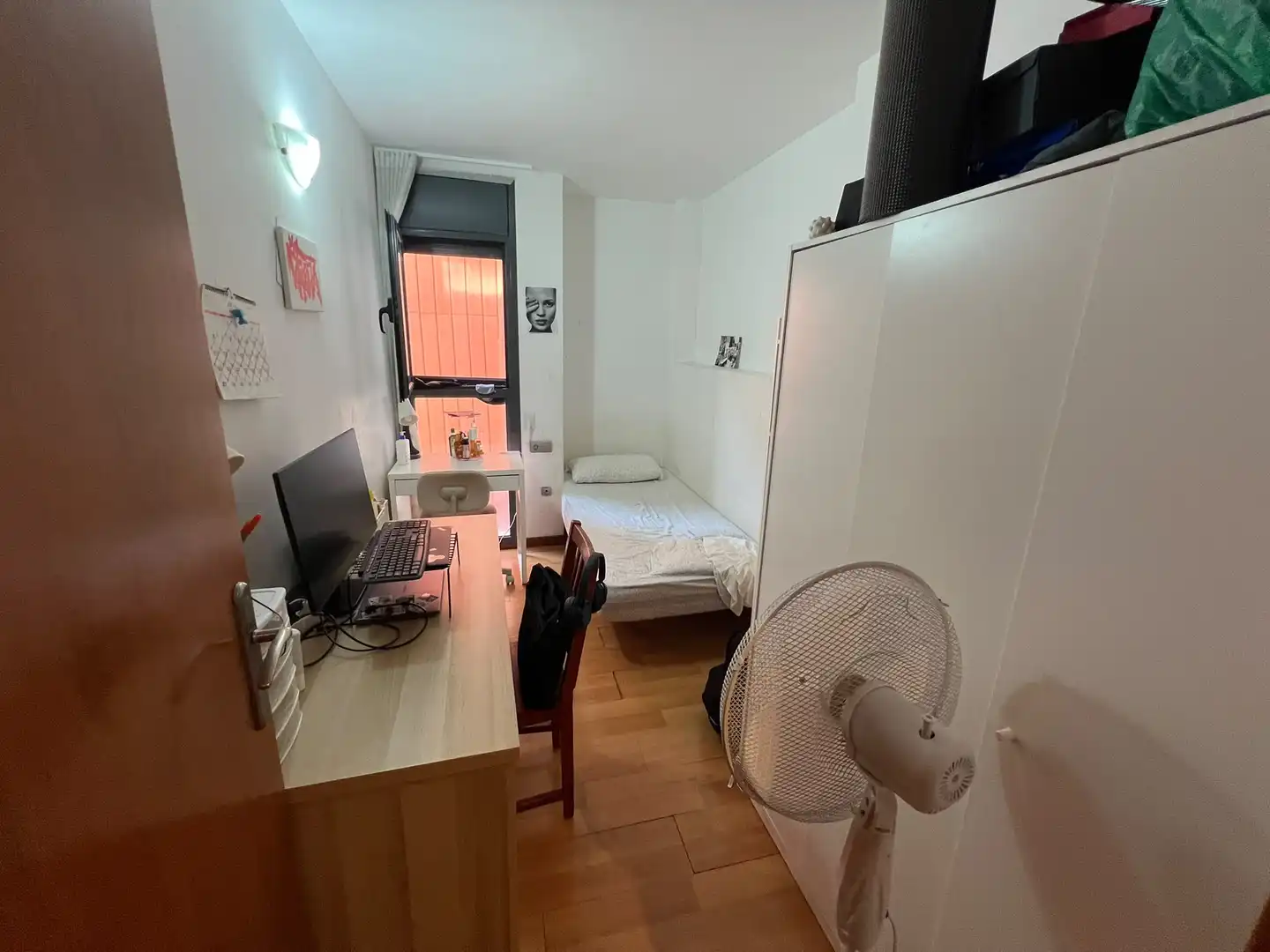 Habitación de Dúplex en venta en L'Hospitalet de Llobregat con Terraza