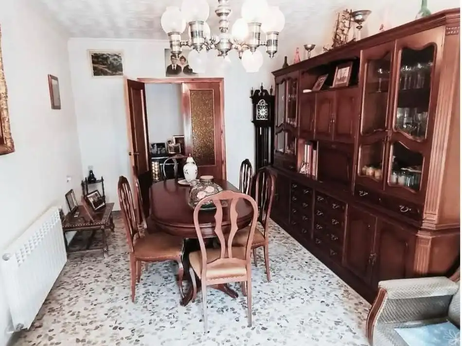 Casa con jardín en venta en Calle Calderón de la Barca 29