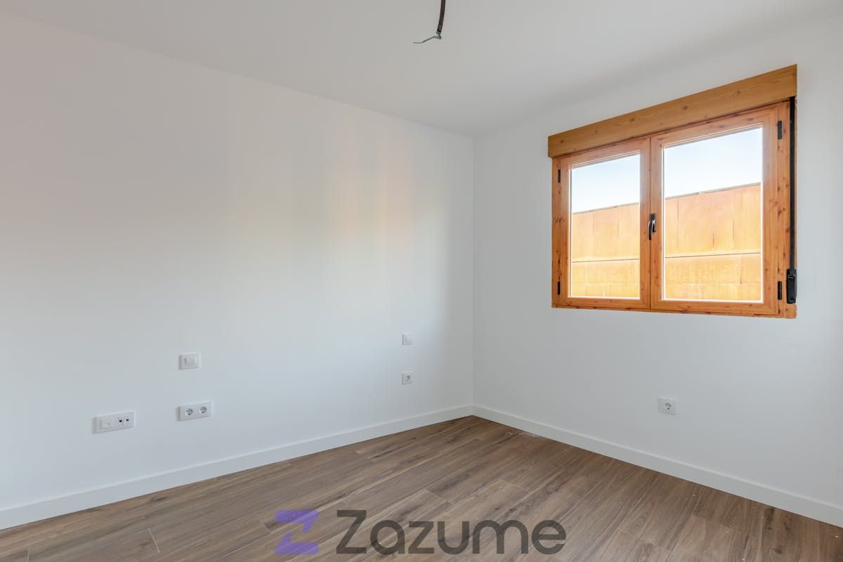 Dormitori de Pis de lloguer en Alcalá de Henares amb Aire condicionat, Calefacció i Terrassa