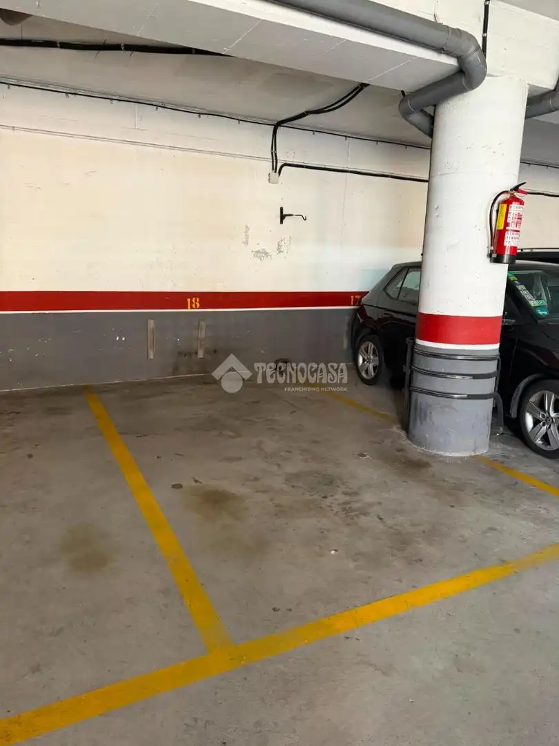 Parking de Piso en venta en Barcelona con Calefacción y Parquet