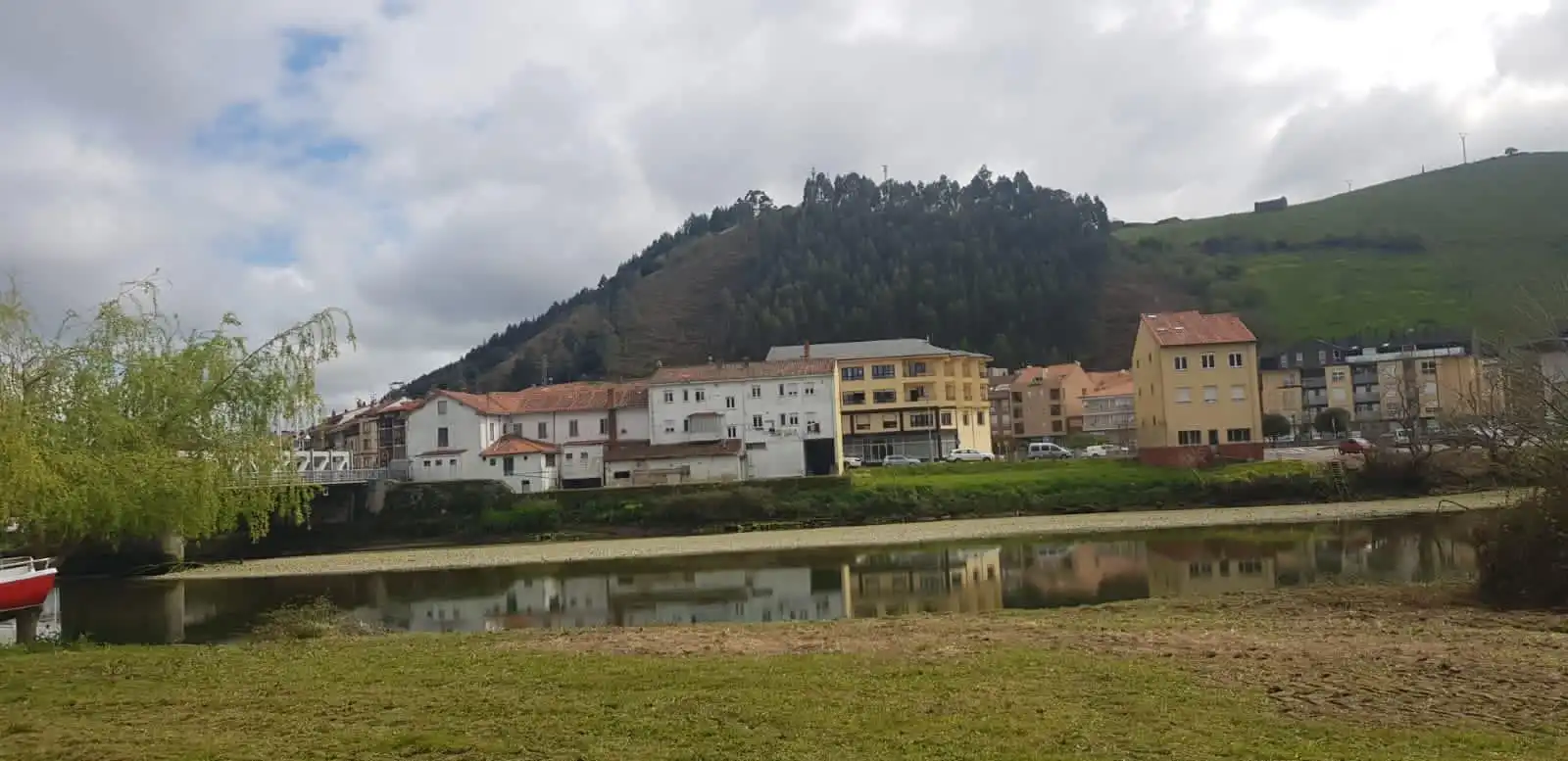 Vista exterior de Local de alquiler en Val de San Vicente 