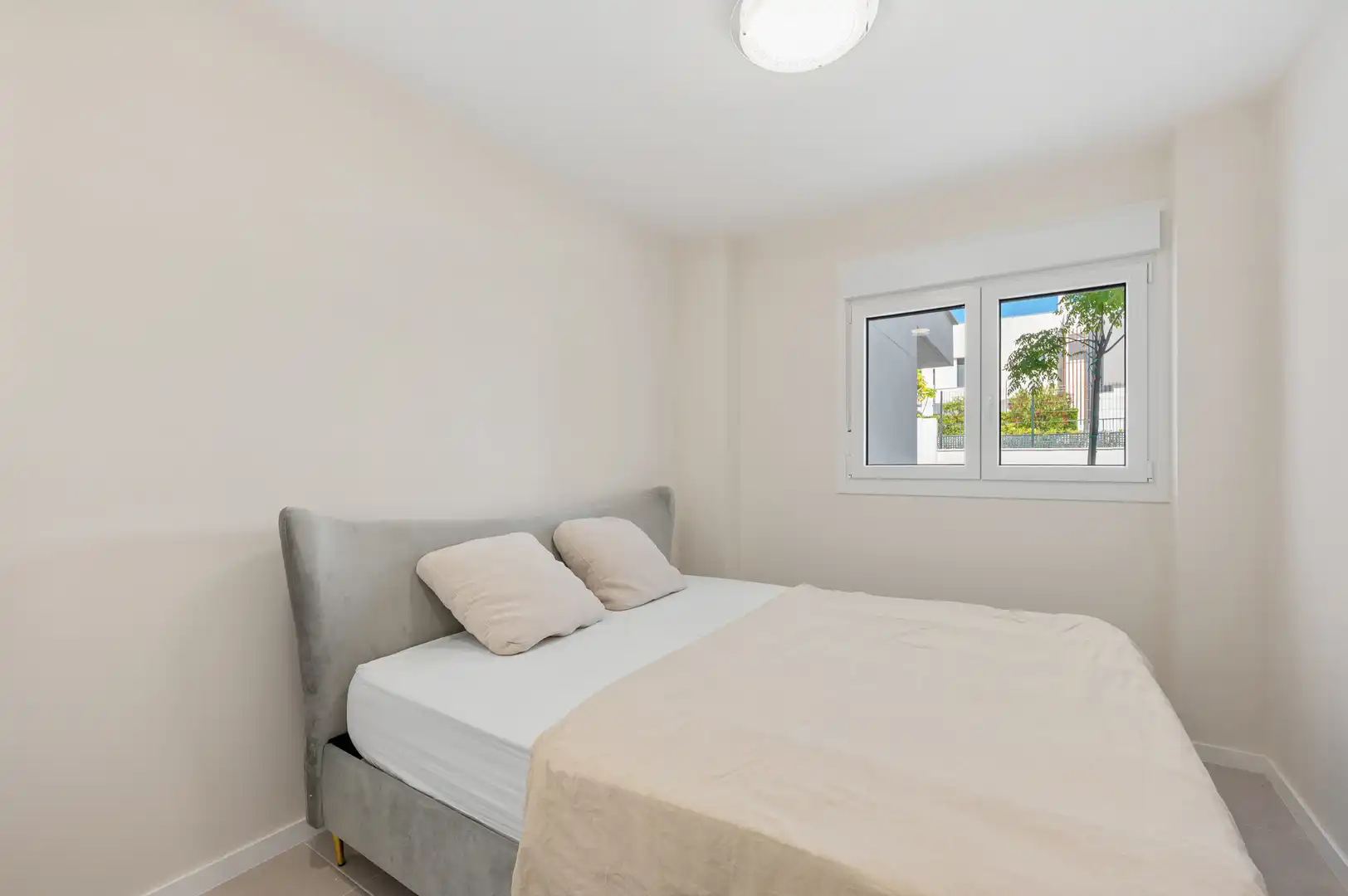 Bedroom of Ground floor for sale in Estepona  with Air Conditioner, Private garden and Terrace
