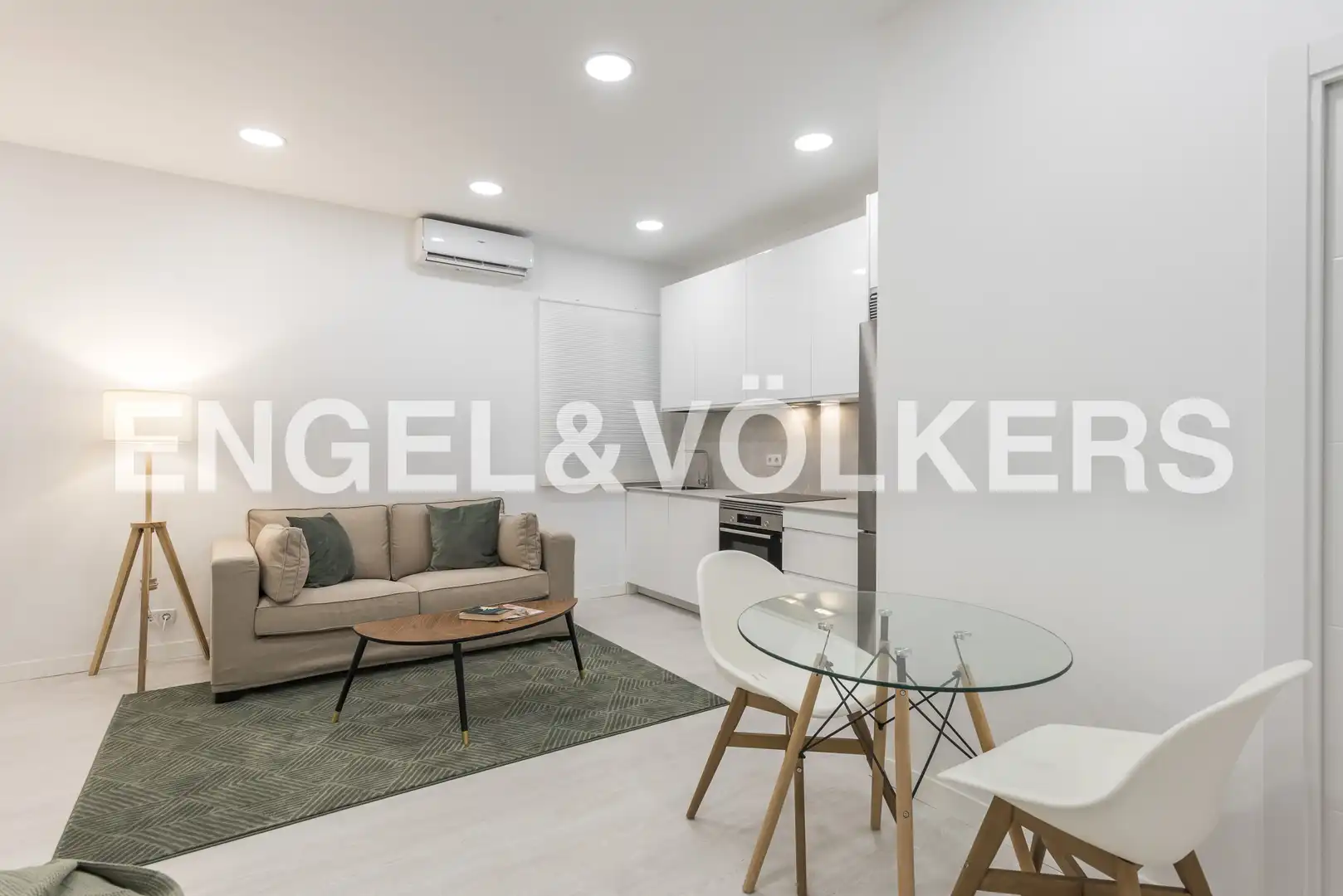 Sala de estar de Apartamento de alquiler en Madrid con Aire acondicionado y Calefacción