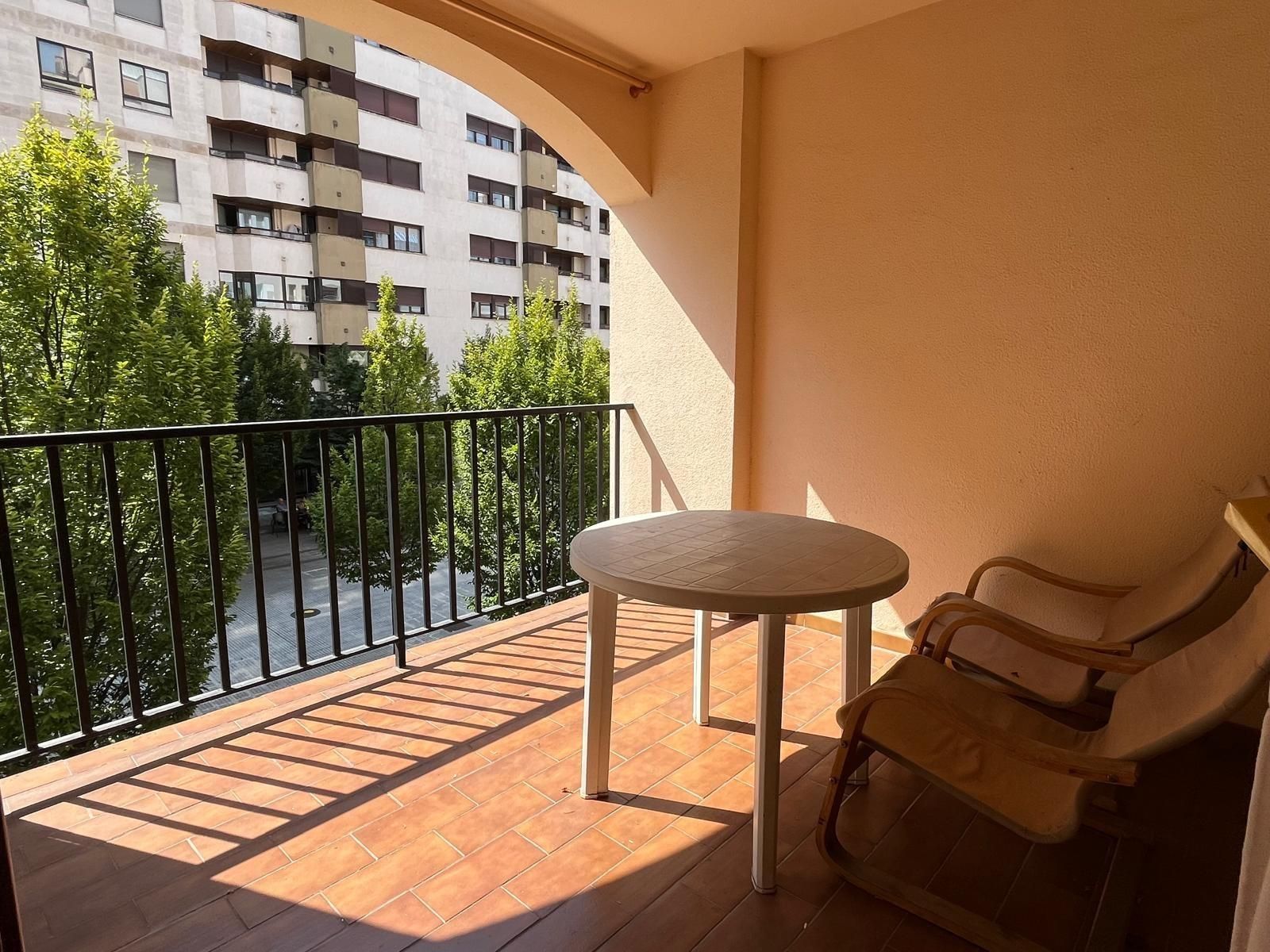 Terraza de Piso de alquiler en  Pamplona / Iruña con Calefacción, Parquet y Terraza