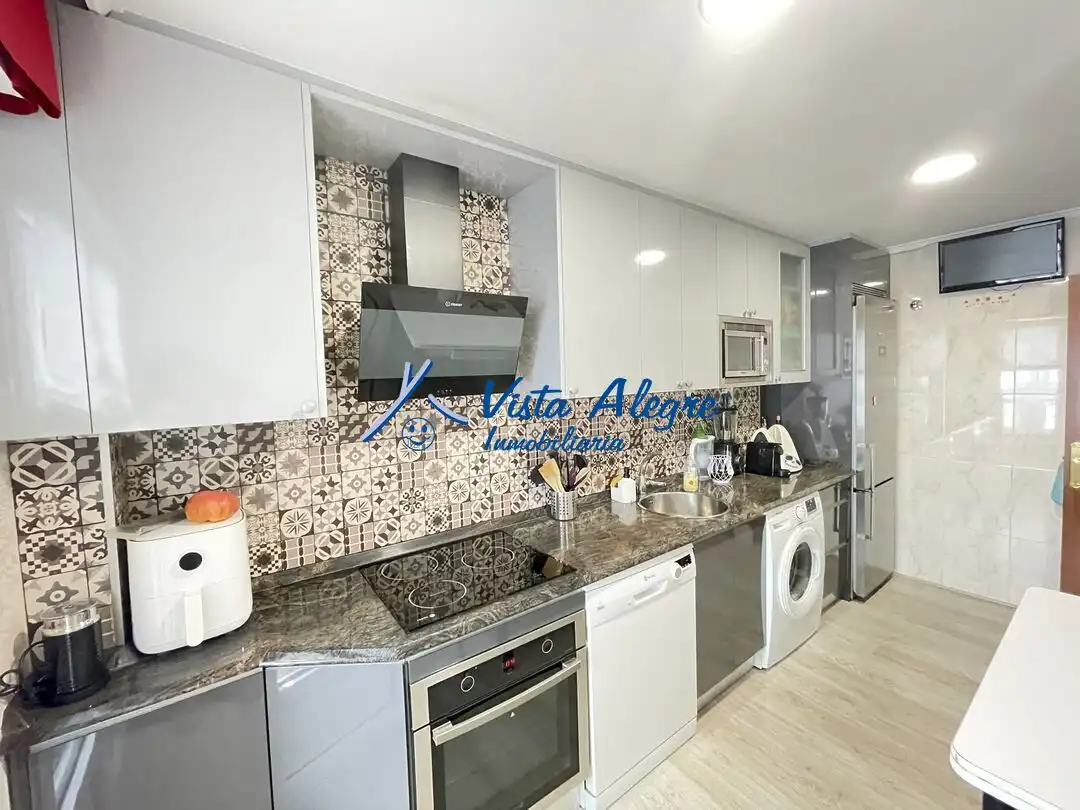 Cocina de Piso en venta en Haro con Calefacción, Parquet y Terraza