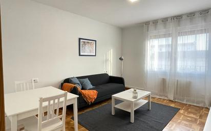 Wohnzimmer von Wohnung miete in  Pamplona / Iruña mit Heizung und Balkon