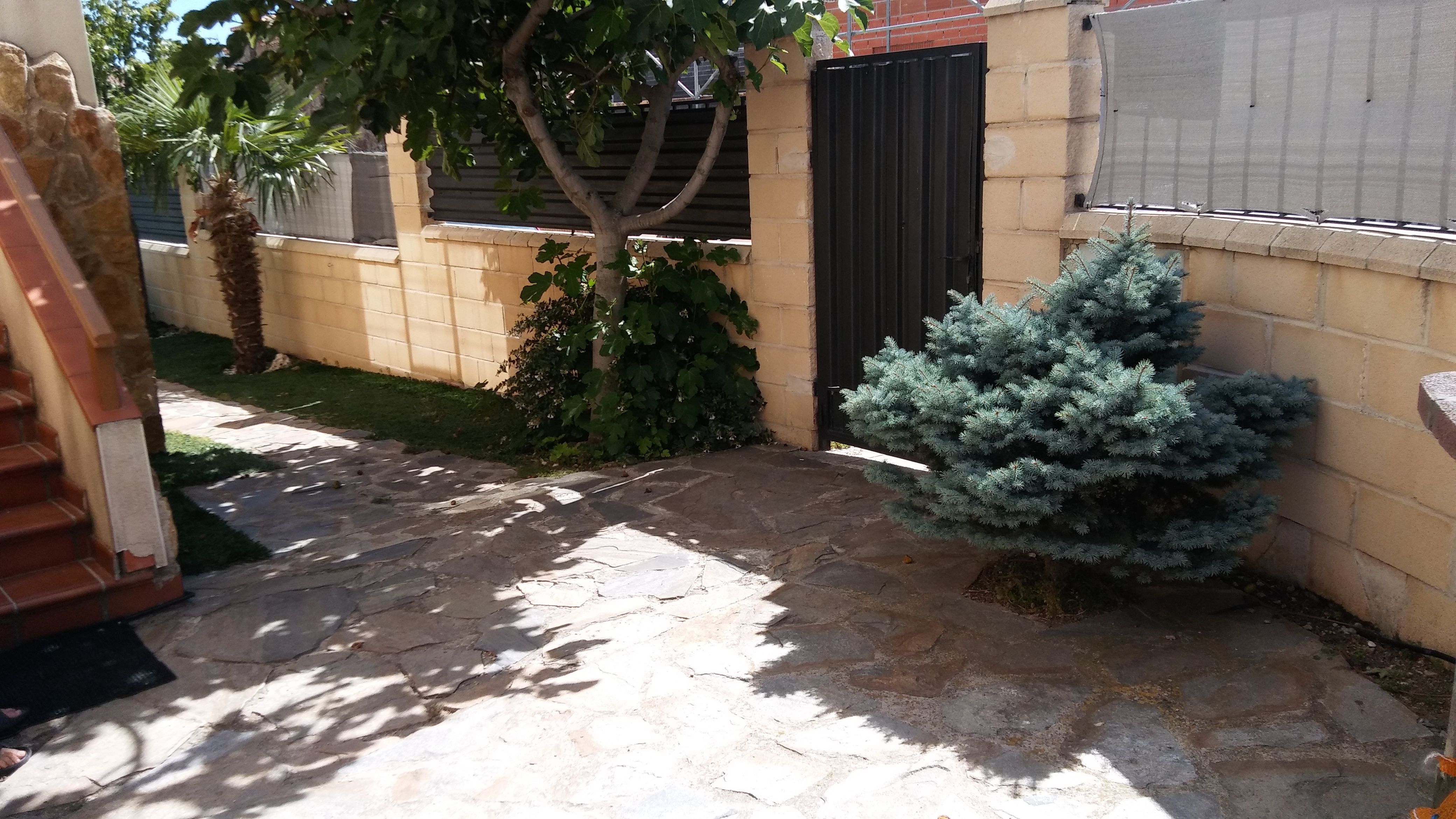 Jardí de Casa adosada en venda en San Cristóbal de Segovia amb Calefacció, Jardí privat i Parquet
