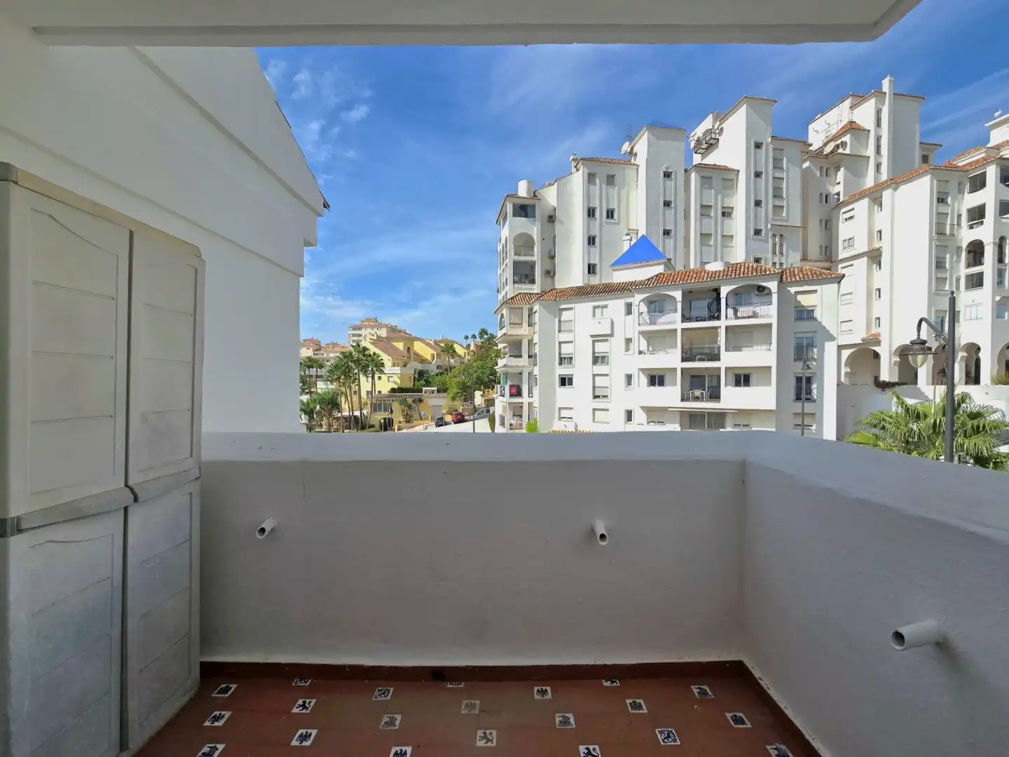 Vista exterior de Apartament de lloguer en Estepona Pueblo