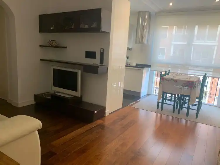 Sala de estar de Piso de alquiler en  Pamplona / Iruña con Calefacción, Parquet y Amueblado