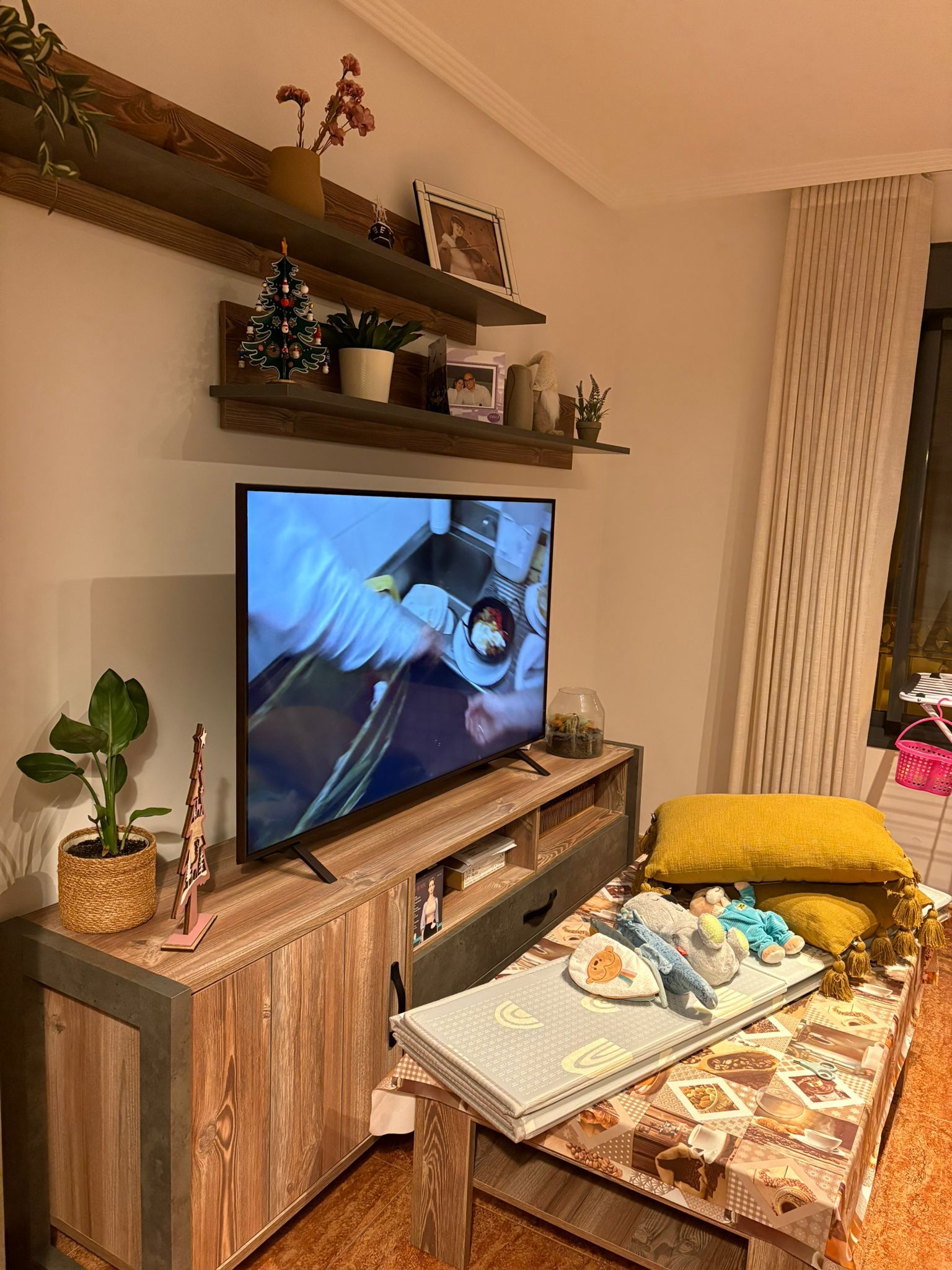 Living room of Flat for sale in Petrer  with Air Conditioner, Furnished and Oven